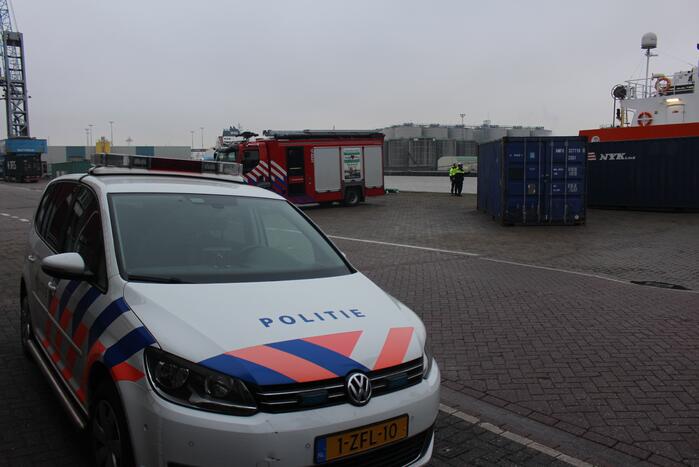 Persoon ernstig gewond na val in ruim van schip