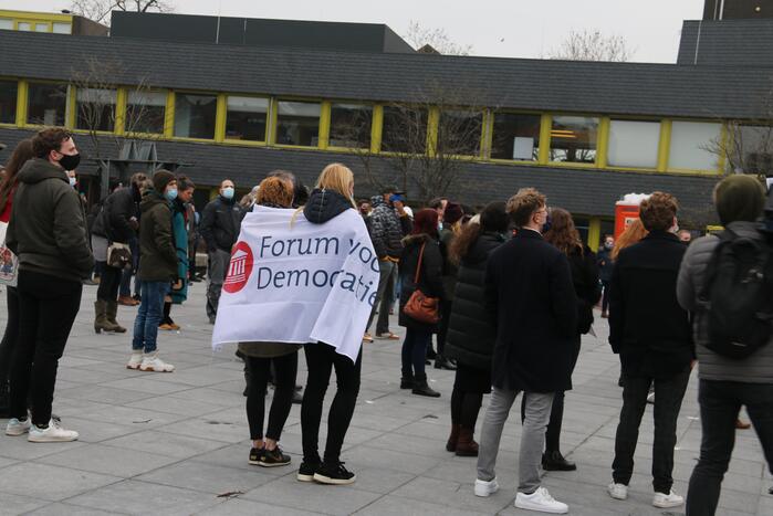 Thierry Baudet bij campagne Forum voor Democratie bij het stadhuis in Doetinchem
