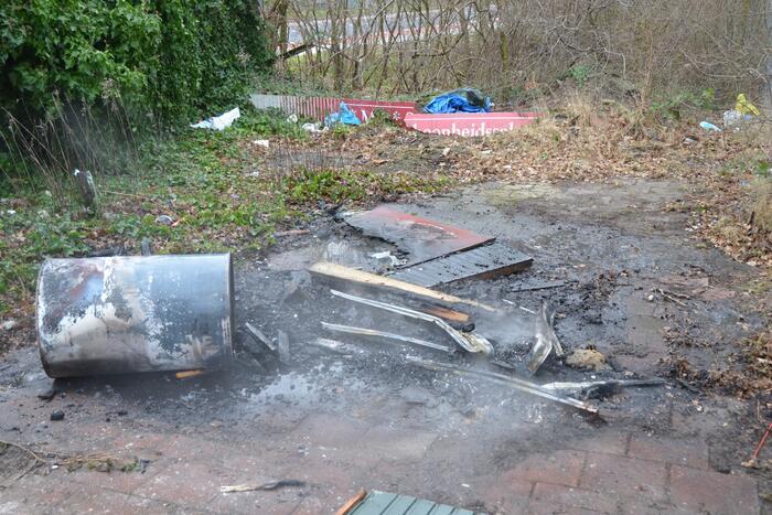 Hoopje afval in brand