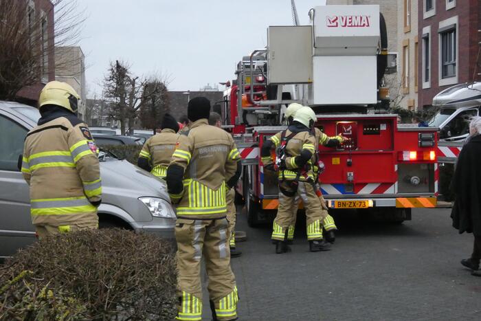 Dakbedekking dreigt los te waaien