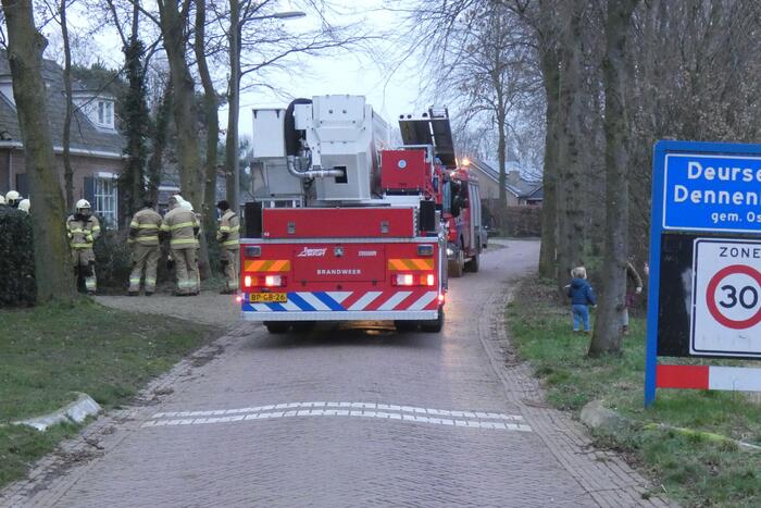 Schoorsteenbrand in woning met rieten dak