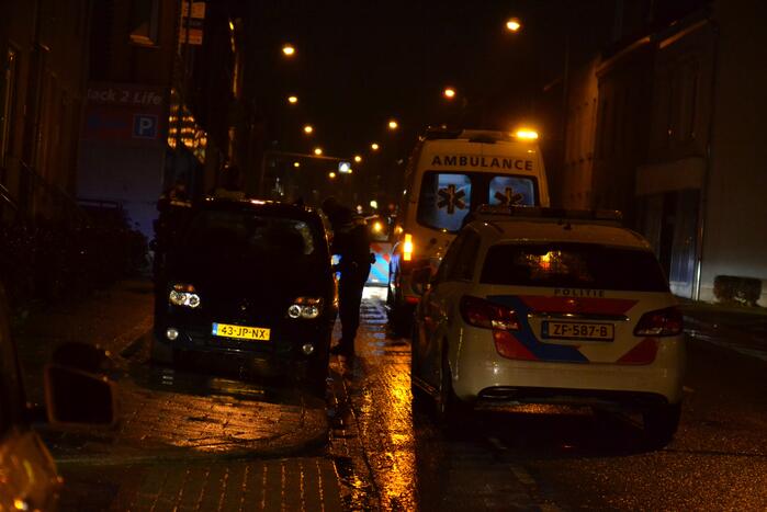 Persoon gewond op straat na aanrijding