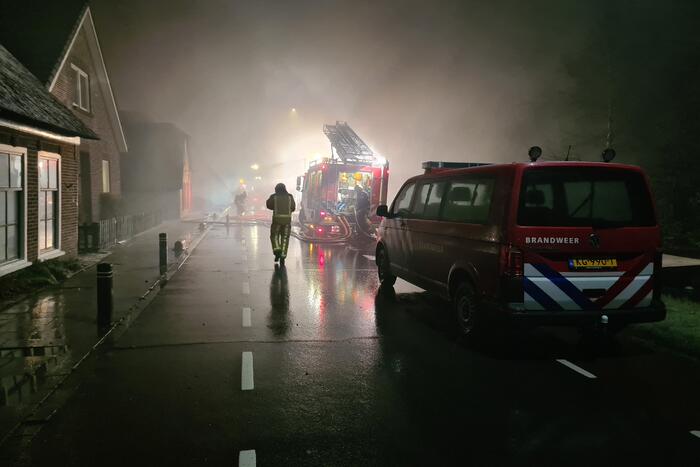 Grote uitslaande brand in café