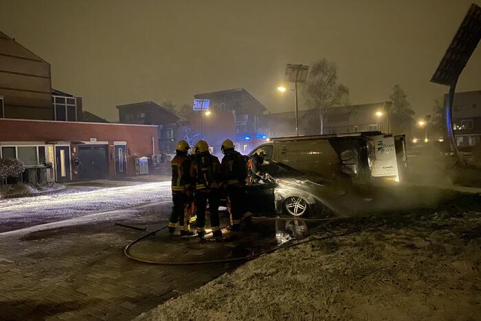 Auto verwoest door brand