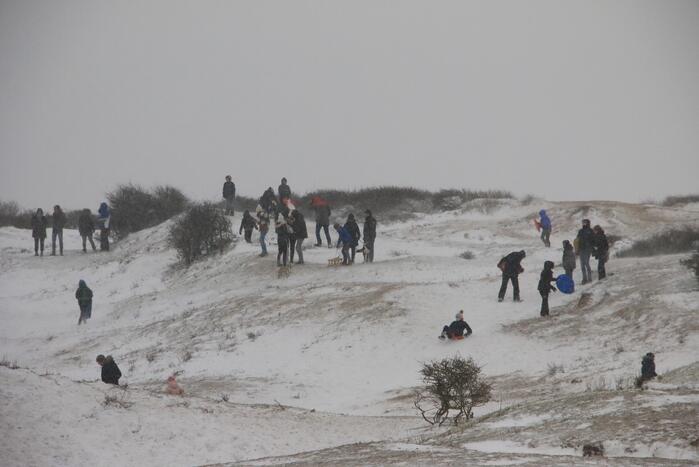 Veel sneeuwpret en glijpartijen ondanks code rood