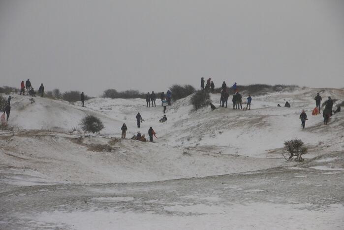 Veel sneeuwpret en glijpartijen ondanks code rood