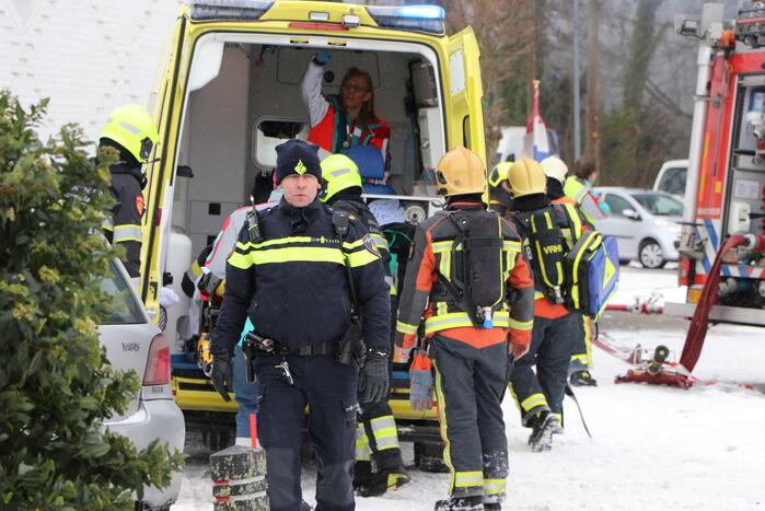 Dak Intratuin volledig in brand