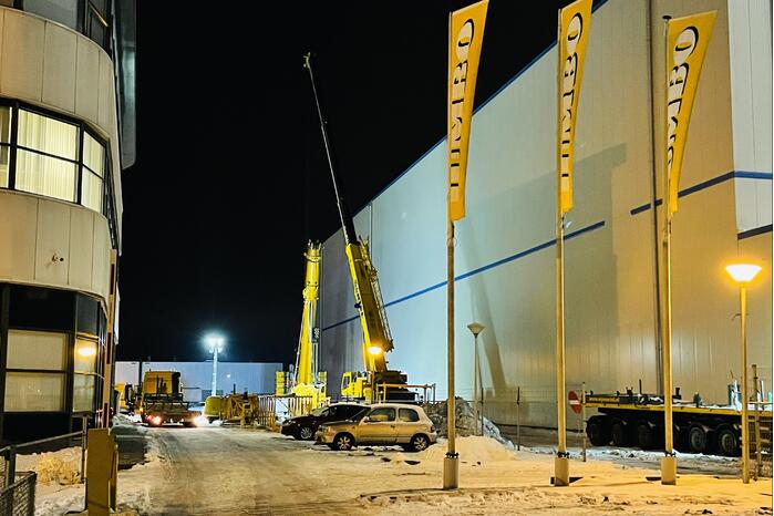 Dak van ColdService staat op instorten na sneeuwval