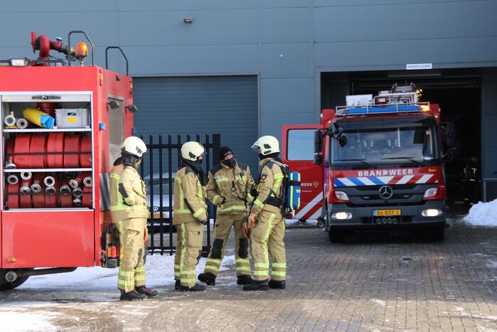 Brand op dak van Benel