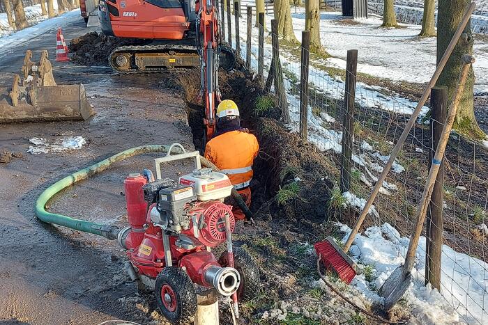 Waterballet na gesprongen leiding