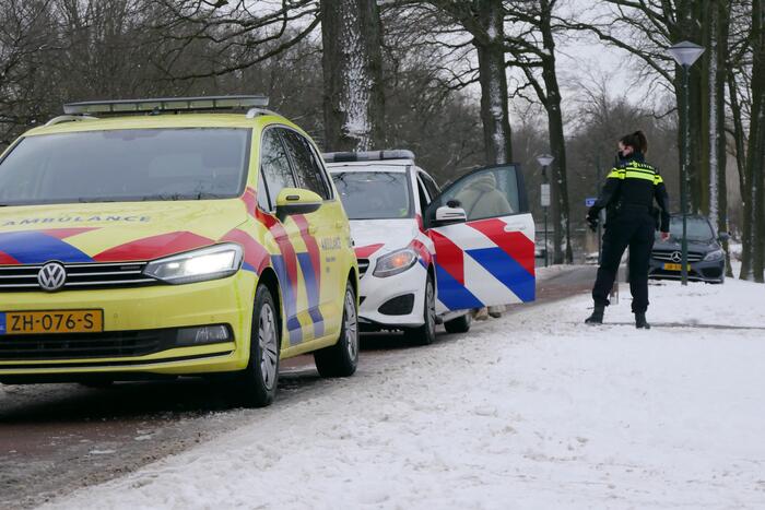 Persoon raakt te water