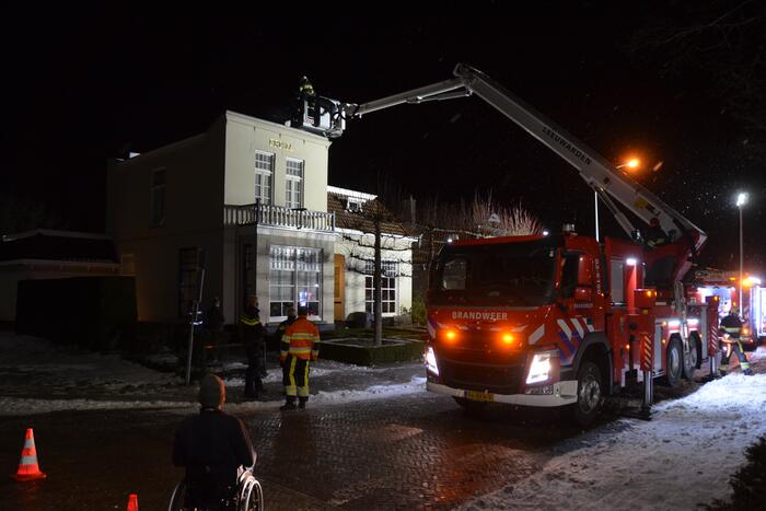 Brandweer doet onderzoek naar schoorsteenbrand
