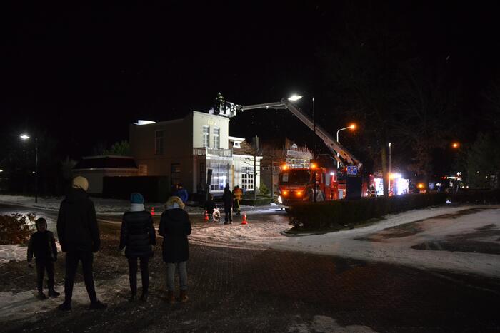 Brandweer doet onderzoek naar schoorsteenbrand