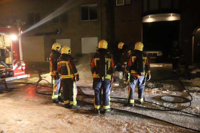 Persoon gewond bij brand in garage