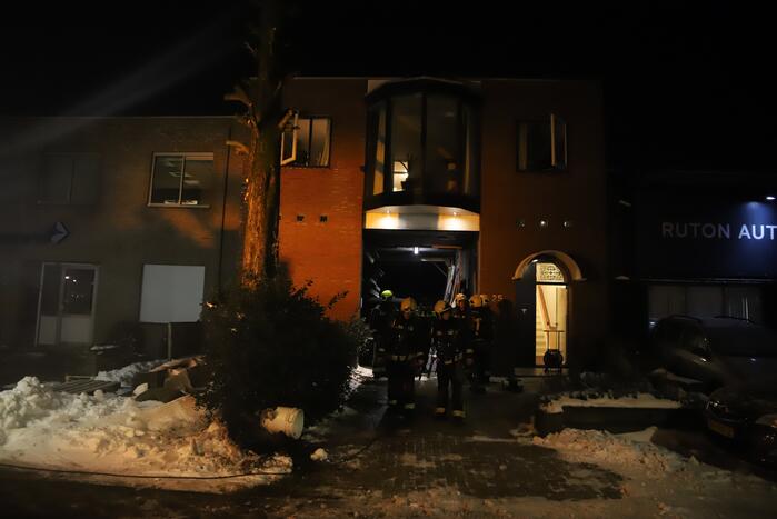 Persoon gewond bij brand in garage