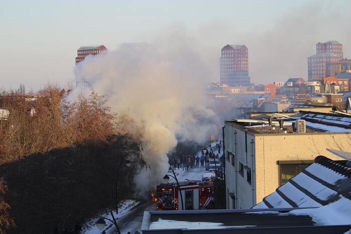 Auto gaat in vlammen op