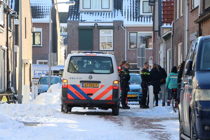 Traumahelikopter landt bij KNRM voor incident in woning