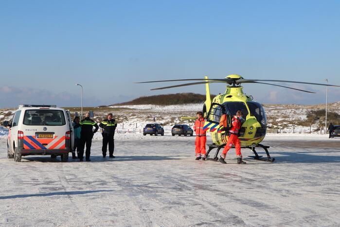 Traumahelikopter landt bij KNRM voor incident in woning