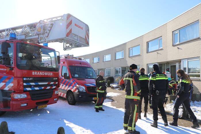 Schaatser zakt door ijs op kanaal Dwarswetering