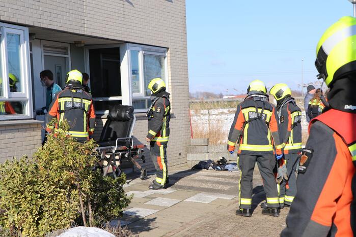 Schaatser zakt door ijs op kanaal Dwarswetering