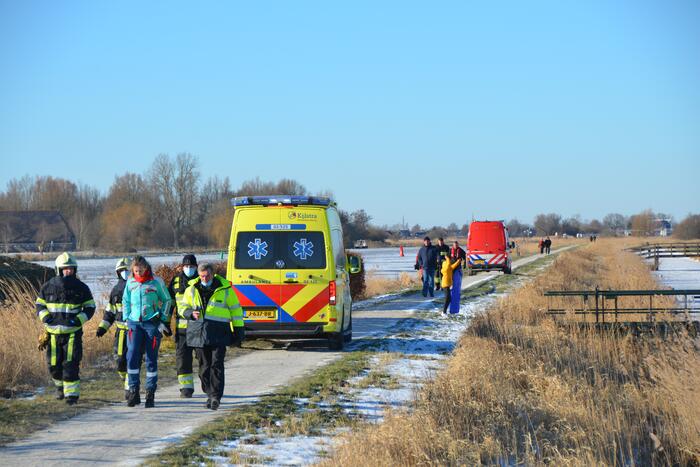 Gewonde met helikopter van ijs gered