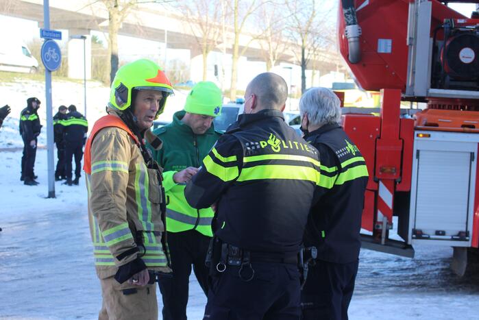 Brandweer blust uitslaande woningbrand
