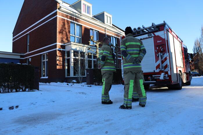 Brandweer doet onderzoek naar gesprongen waterleiding