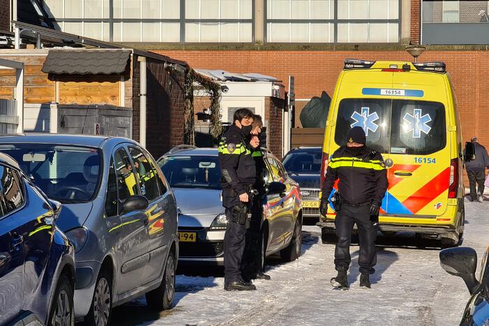 Traumahelikopter landt in park voor incident in woning