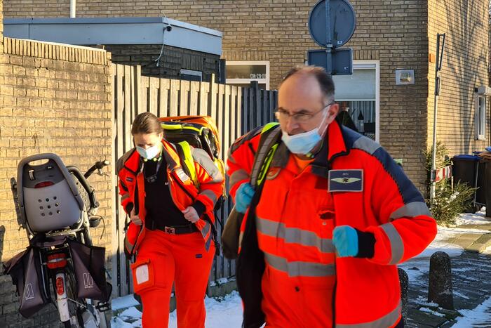 Traumahelikopter landt in park voor incident in woning