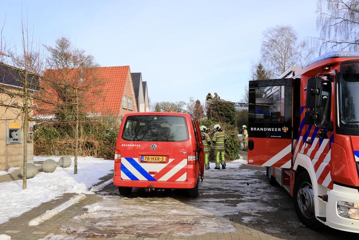 Doorgaande weg afgesloten door schoorsteenbrand