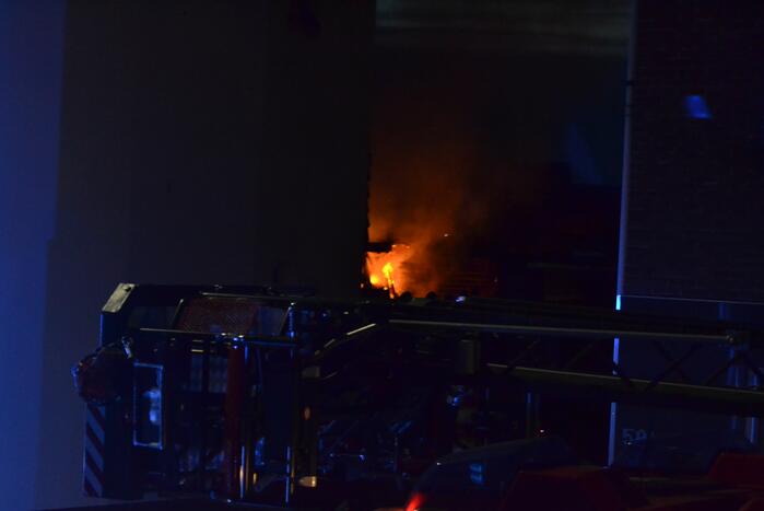 Brand in tuin met gasflessen