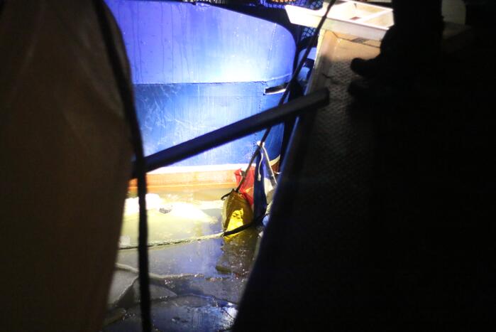 Omstanders redden man uit water