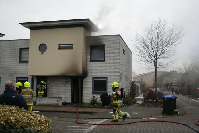 Veel schade bij uitslaande woningbrand
