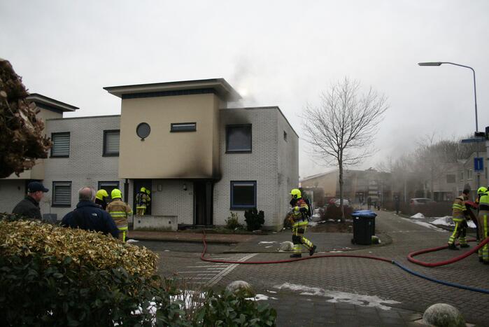 Veel schade bij uitslaande woningbrand