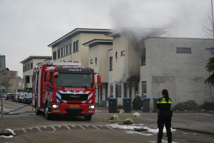 Veel schade bij uitslaande woningbrand