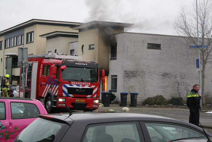 Veel schade bij uitslaande woningbrand