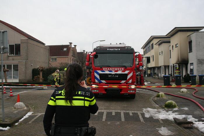 Veel schade bij uitslaande woningbrand