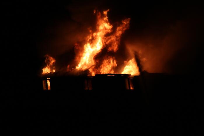 Uitslaande brand in schuur