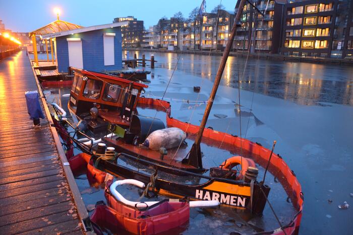 Honderd jaar oude sleepboot Harmen gezonken