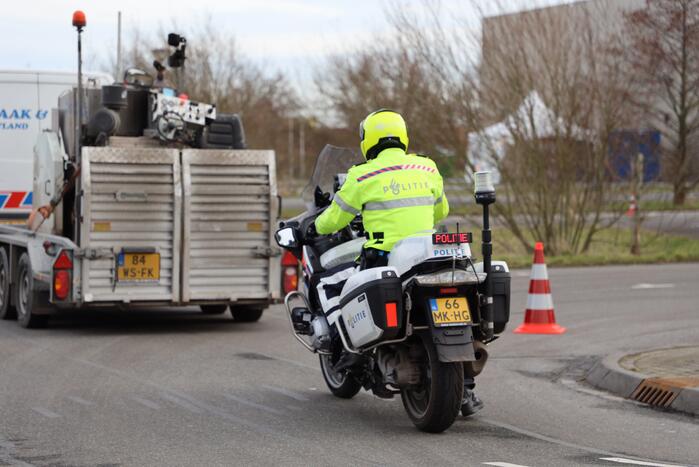 Grote politiecontrole parkeerterrein Superfun