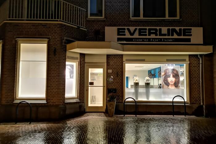 Kappers laten licht aan uit protest