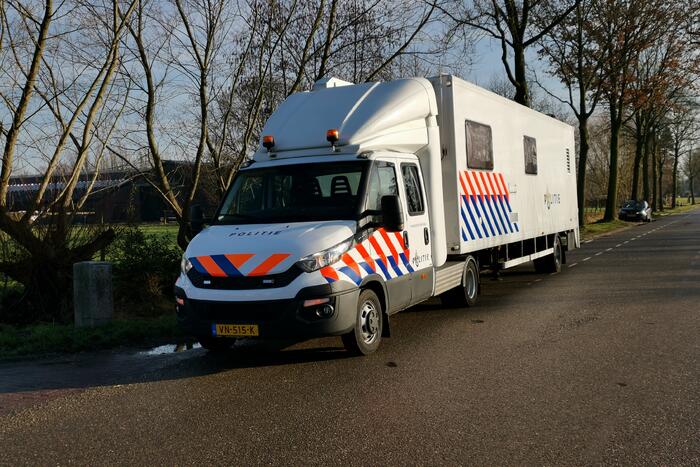 Drugslab in loods achter woning gevonden