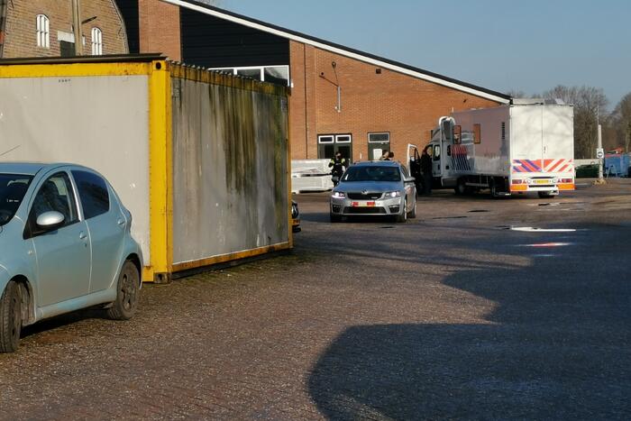 Drugslab in loods achter woning gevonden