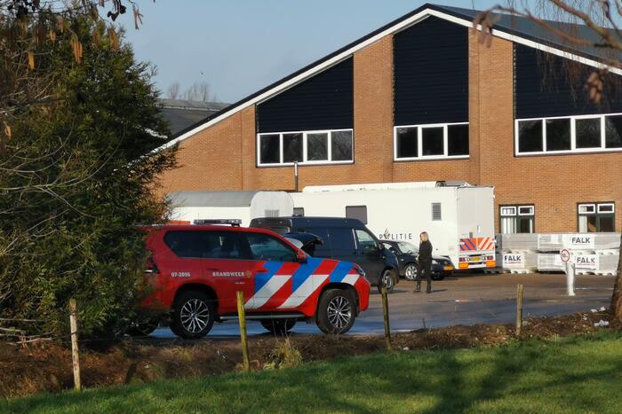 Drugslab in loods achter woning gevonden
