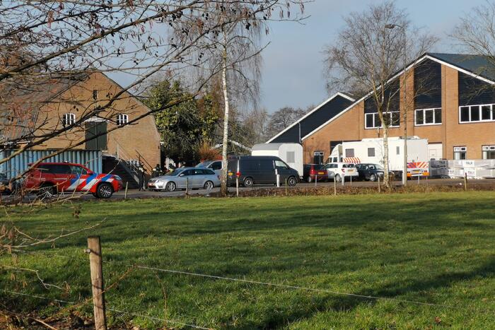 Drugslab in loods achter woning gevonden