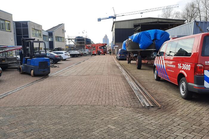 Brand in machinekamer van schip