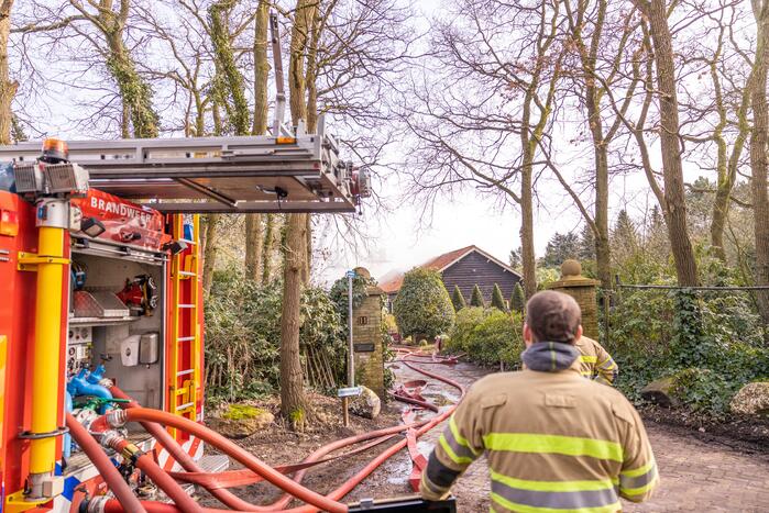 Woning Tom Coronel ontruimd door brand bij buren