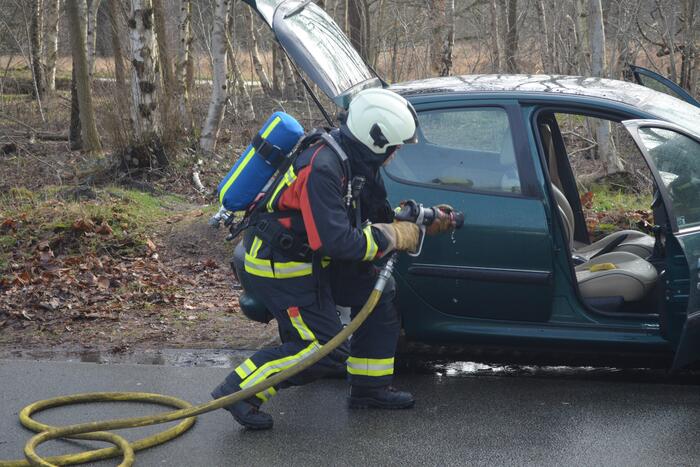 Auto door brand verwoest