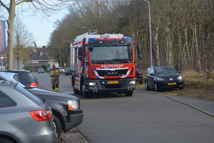 Auto door brand verwoest