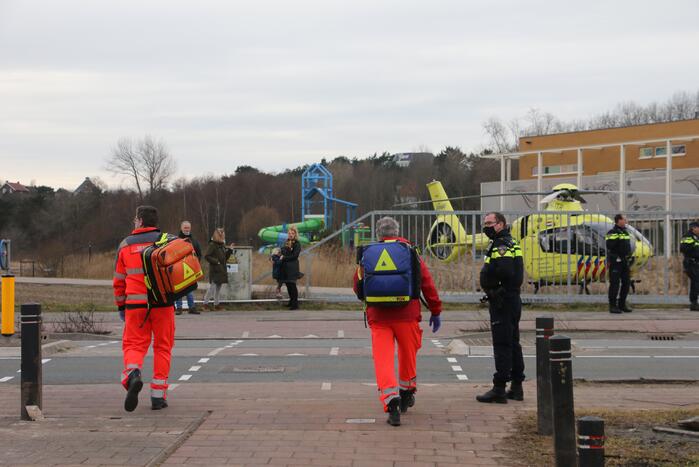 Inzet traumahelikopter voor noodgeval in woning